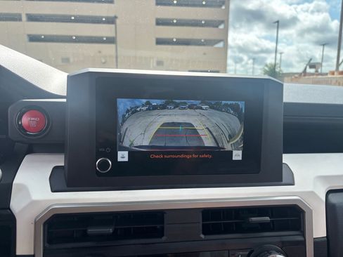 Used 2024 Toyota Tacoma TRD Off-Road image 22