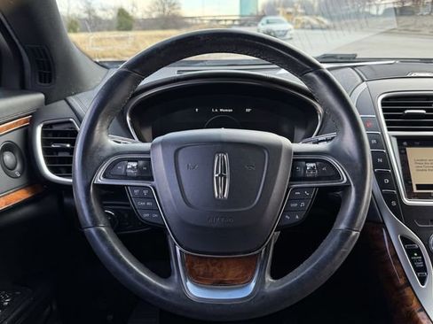 Used 2019 Lincoln Nautilus Reserve image 13
