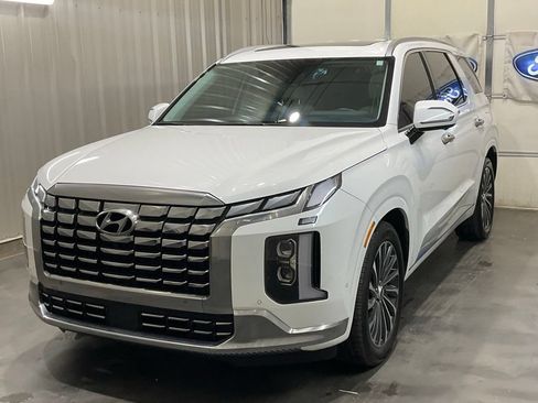 Used 2025 Hyundai Palisade Calligraphy FWD image 4