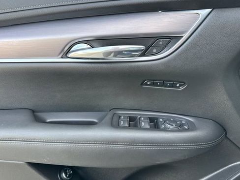 Used 2023 Cadillac XT6 Luxury AWD/4WD image 11
