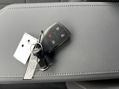 New 2026 Chevrolet Equinox EV LT image 26