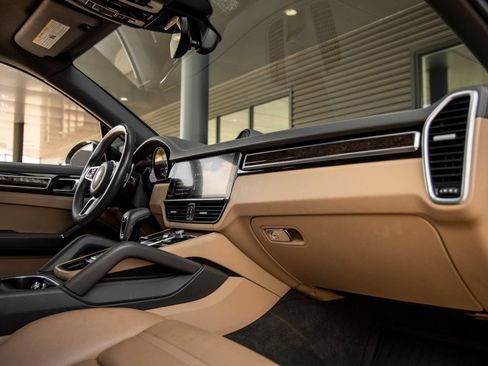 Certified 2019 Porsche Cayenne AWD/4WD image 47
