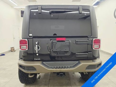 Used 2017 Jeep Wrangler Unlimited Sahara AWD/4WD image 4