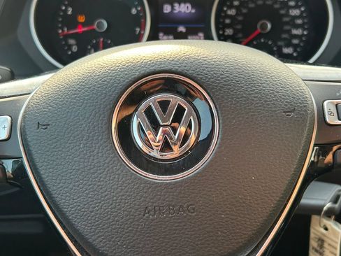 Used 2020 Volkswagen Tiguan S FWD image 32