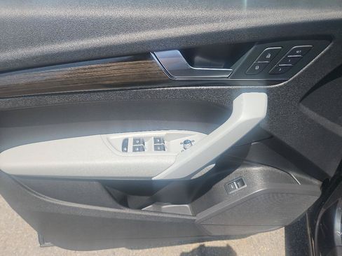 Used 2018 Audi Q5 2.0T Premium Plus w/ Premium Plus Package AWD/4WD image 14
