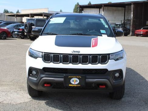 Used 2024 Jeep Compass Trailhawk image 2