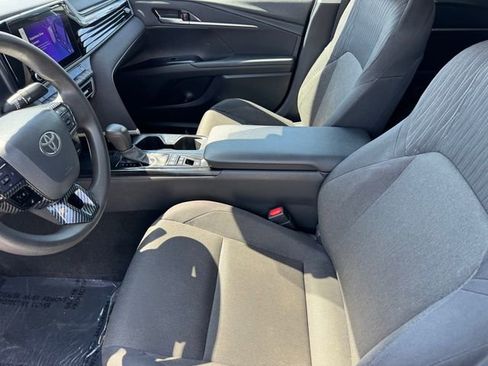 Used 2025 Toyota Camry LE image 12