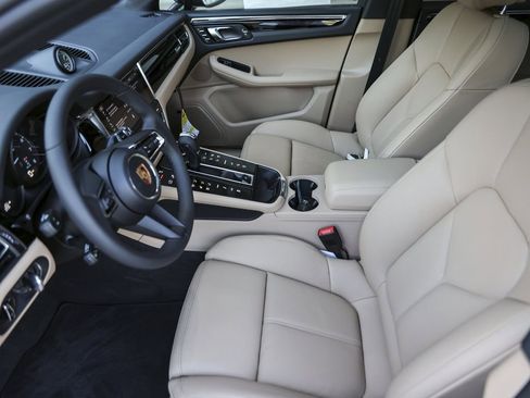 New 2026 Porsche Macan AWD/4WD image 14