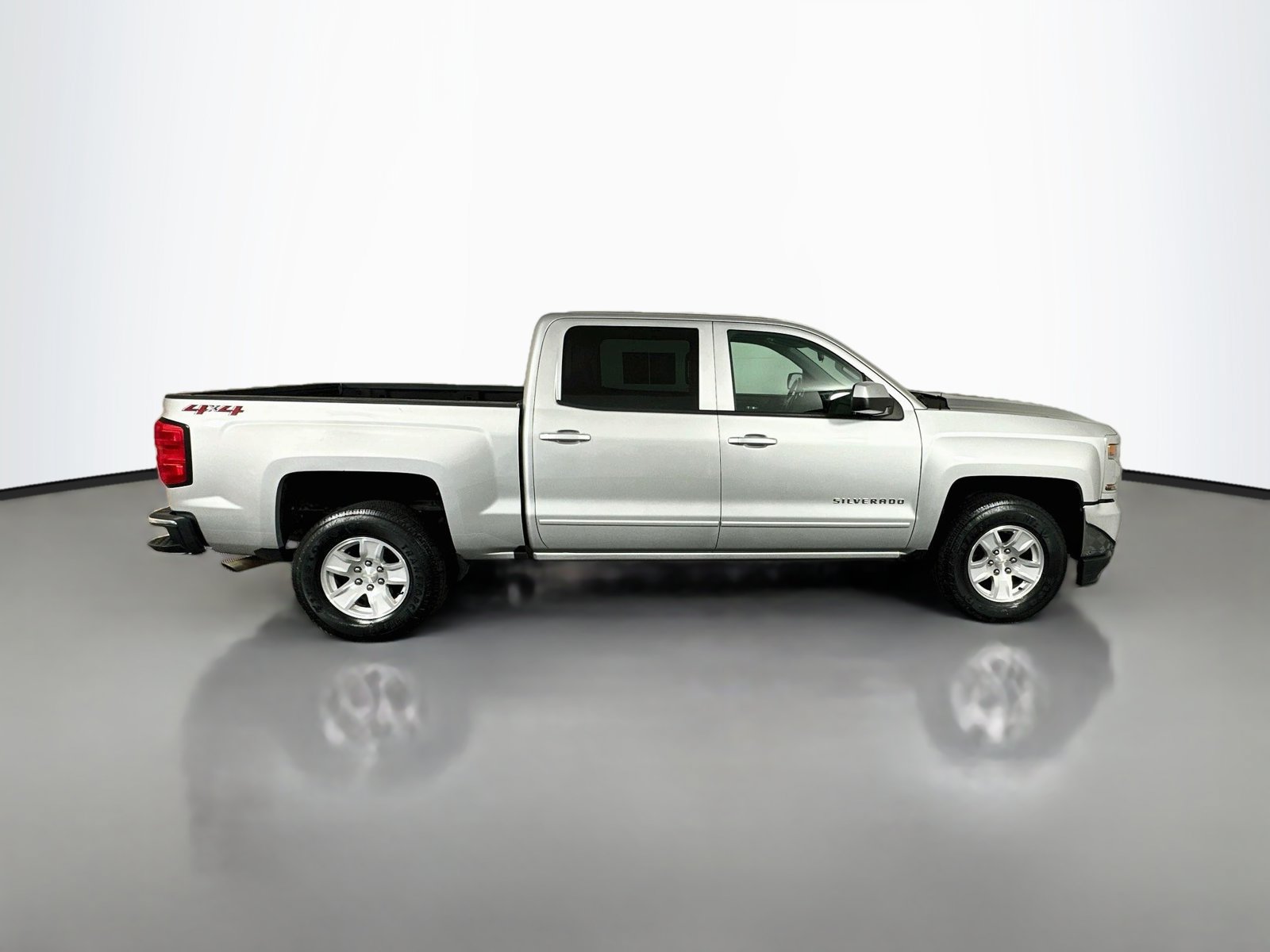 Used 2018 Chevrolet Silverado 1500 LT AWD/4WD image 8