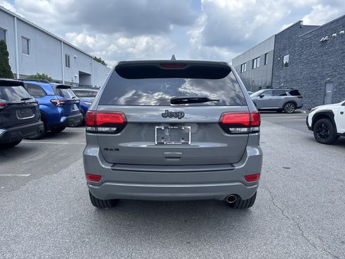 Used 2020 Jeep Grand Cherokee Altitude AWD/4WD image 21