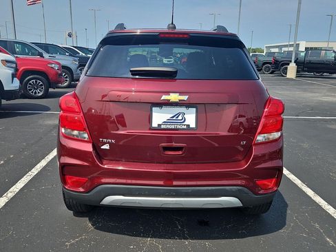 Used 2017 Chevrolet Trax LT w/ LT Convenience Package FWD image 7