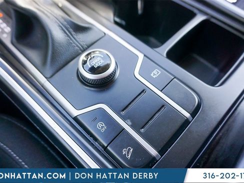 Used 2023 Kia Sorento LX image 11