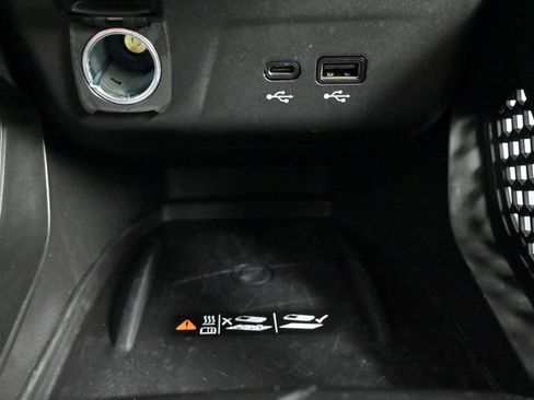 Used 2025 Chevrolet TrailBlazer LT w/ Convenience Package FWD image 14