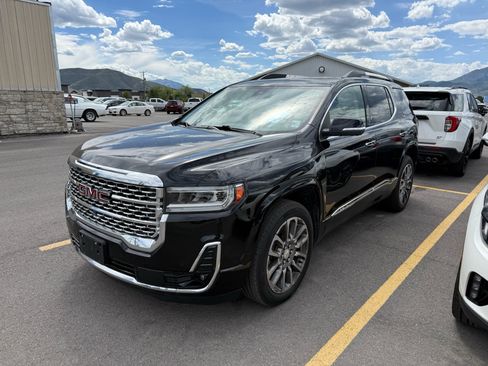 Used 2023 GMC Acadia Denali w/ Denali Ultimate Package AWD/4WD image 3