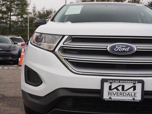 Used 2018 Ford Edge SE image 10