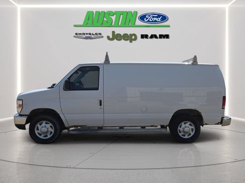 Used 2009 Ford E-250 and Econoline 250 RWD image 2