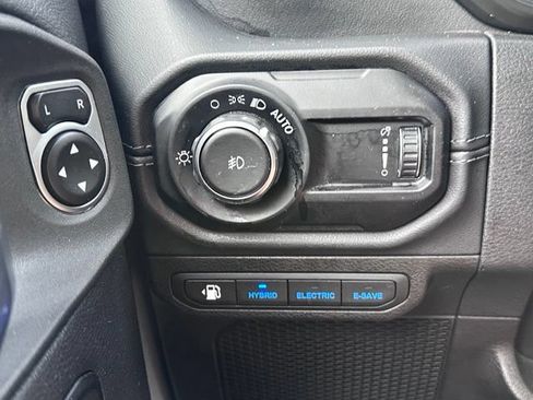 Used 2024 Jeep Wrangler High Altitude AWD/4WD image 17