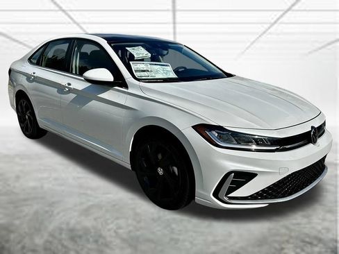 New 2026 Volkswagen Jetta SE FWD image 3