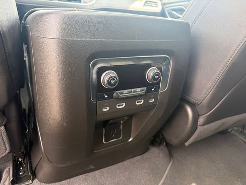 Certified 2023 Chevrolet Suburban Premier w/ Advanced Technology Package AWD/4WD image 36