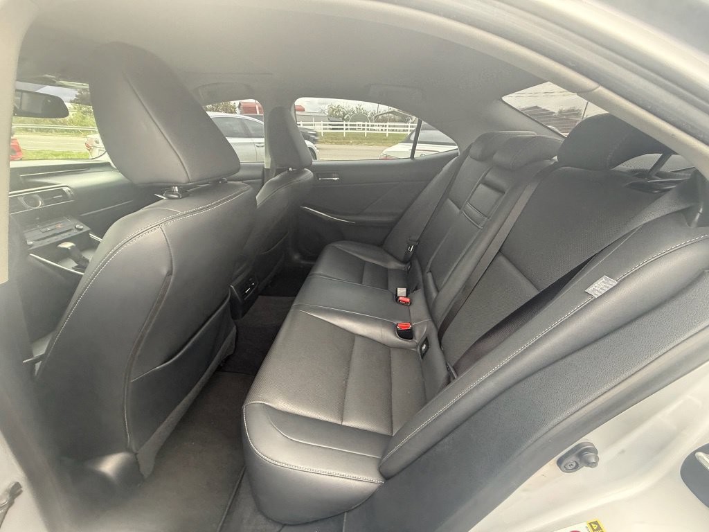 Used 2015 Lexus IS 250 RWD image 11