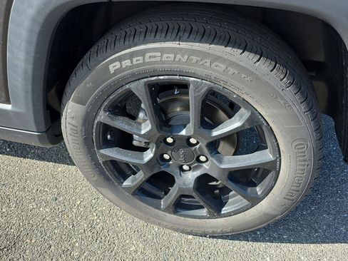Used 2022 Jeep Compass Latitude FWD image 9