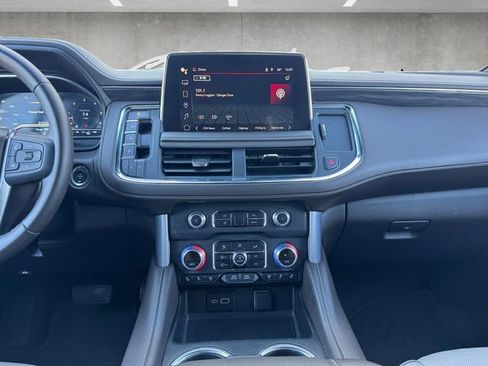 Certified 2023 GMC Yukon SLT image 3