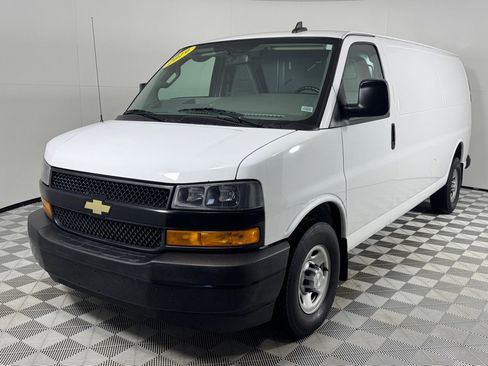 Used 2018 Chevrolet Express 3500 Extended w/ Driver Convenience Package image 10