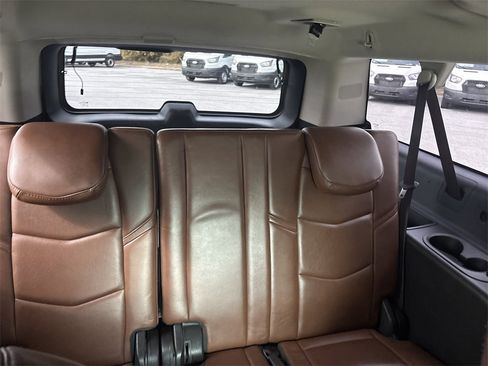 Used 2019 Cadillac Escalade ESV Luxury image 22
