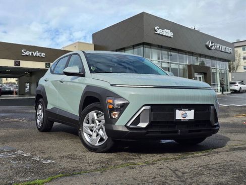 New 2026 Hyundai Kona SE image 1