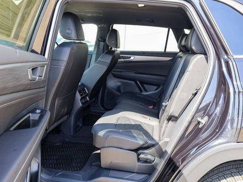 Certified 2025 Volkswagen Atlas Cross Sport SE image 15