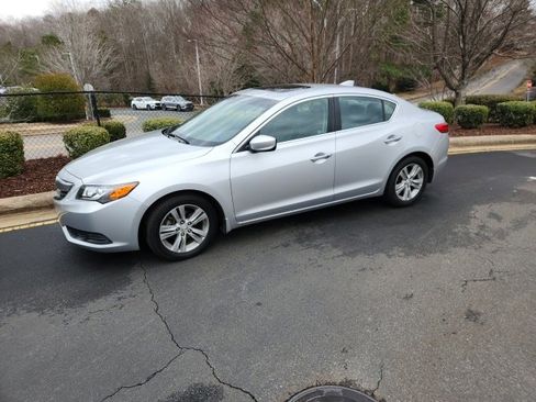 Used 2013 Acura ILX image 2