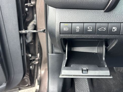 Used 2018 Toyota Camry XLE w/ Audio Package FWD image 28