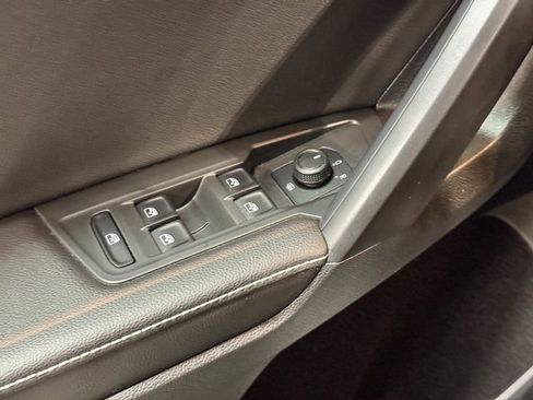 Used 2023 Volkswagen Tiguan S image 41