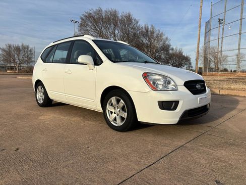 Used 2007 Kia Rondo LX image 28