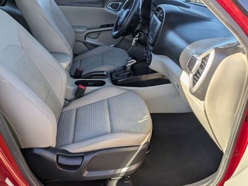 Used 2021 Kia Soul S image 28