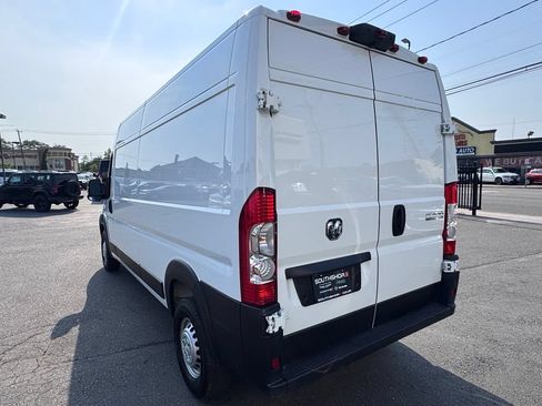 Used 2026 RAM ProMaster 2500 w/ Convenience Group FWD image 5
