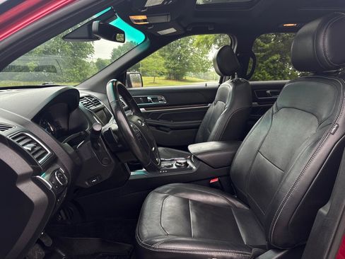 Used 2016 Ford Explorer Limited w/ Equipment Group 301A AWD/4WD image 12