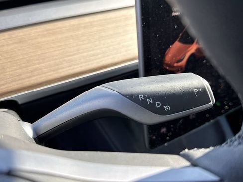 Used 2024 Tesla Model Y Standard Range image 13