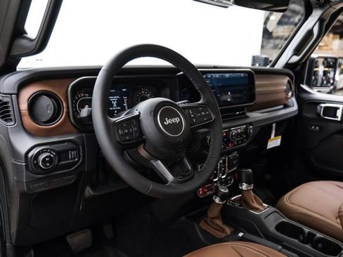 Used 2025 Jeep Gladiator Rubicon w/ Safety Group image 14