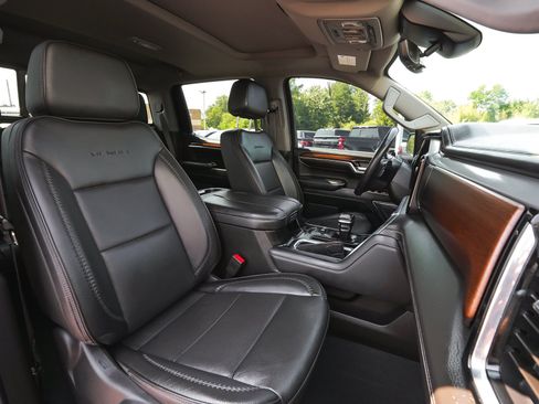 Used 2024 GMC Sierra 1500 Denali AWD/4WD image 40