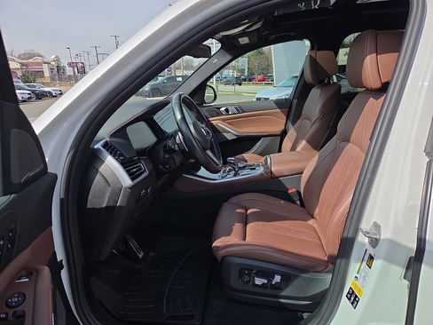 Used 2021 BMW X5 xDrive40i w/ M Sport Package image 15