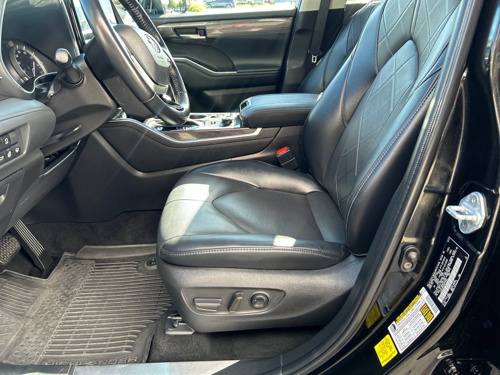 Used 2022 Toyota Highlander Platinum AWD/4WD image 10