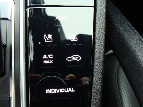 Used 2021 Porsche Cayenne AWD/4WD image 29