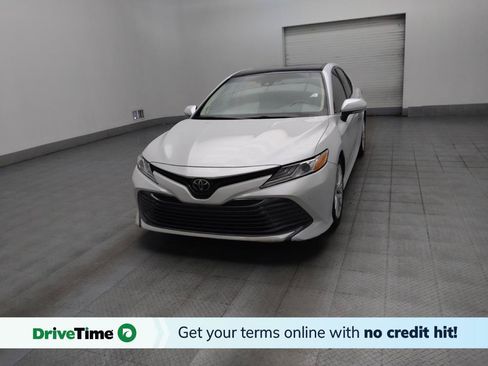 Used 2018 Toyota Camry XLE FWD image 1