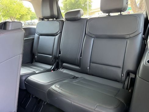 Used 2025 Ford Expedition Active image 30