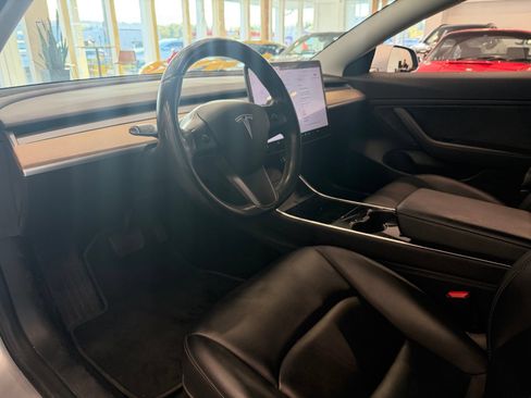 Used 2018 Tesla Model 3 Long Range RWD image 16