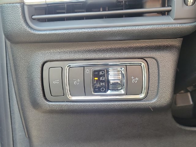 Certified 2024 Lincoln Corsair FWD image 12