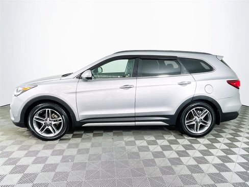 Used 2017 Hyundai Santa Fe Limited FWD image 4