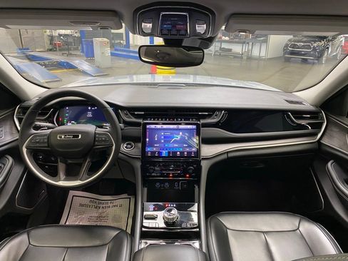 Used 2023 Jeep Grand Cherokee 4WD 4xe image 30