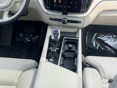 Certified 2026 Volvo XC60 B5 Ultra AWD/4WD image 15